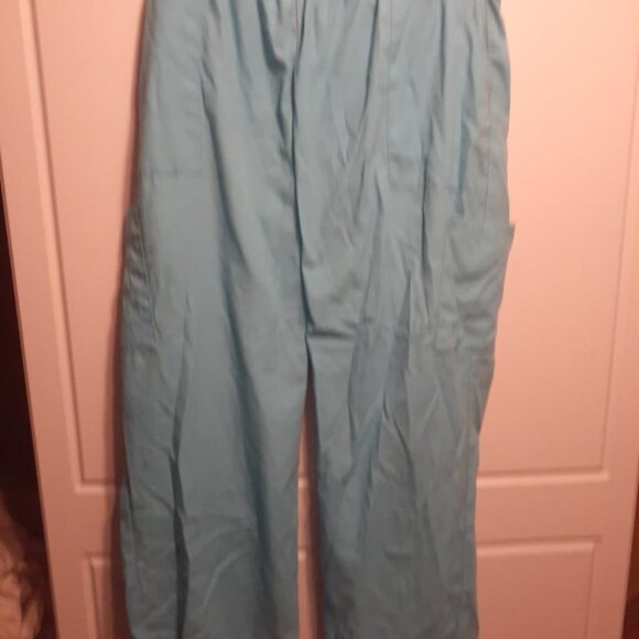 Plus Size Scrub Set - Picture 2 of 4